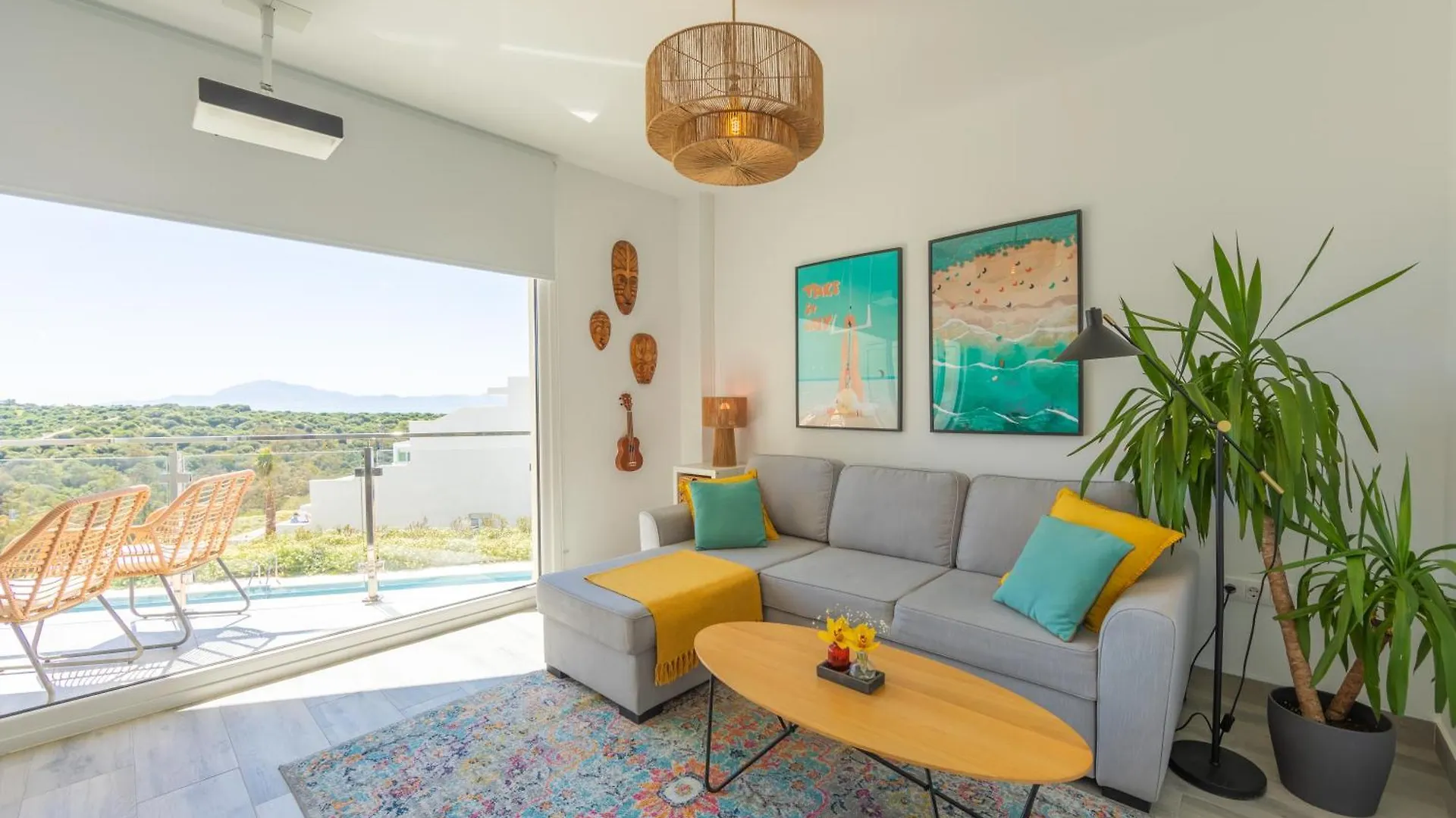 Views, Terrace & Pool - Fibre Wifi - Simplytarifa Apartment