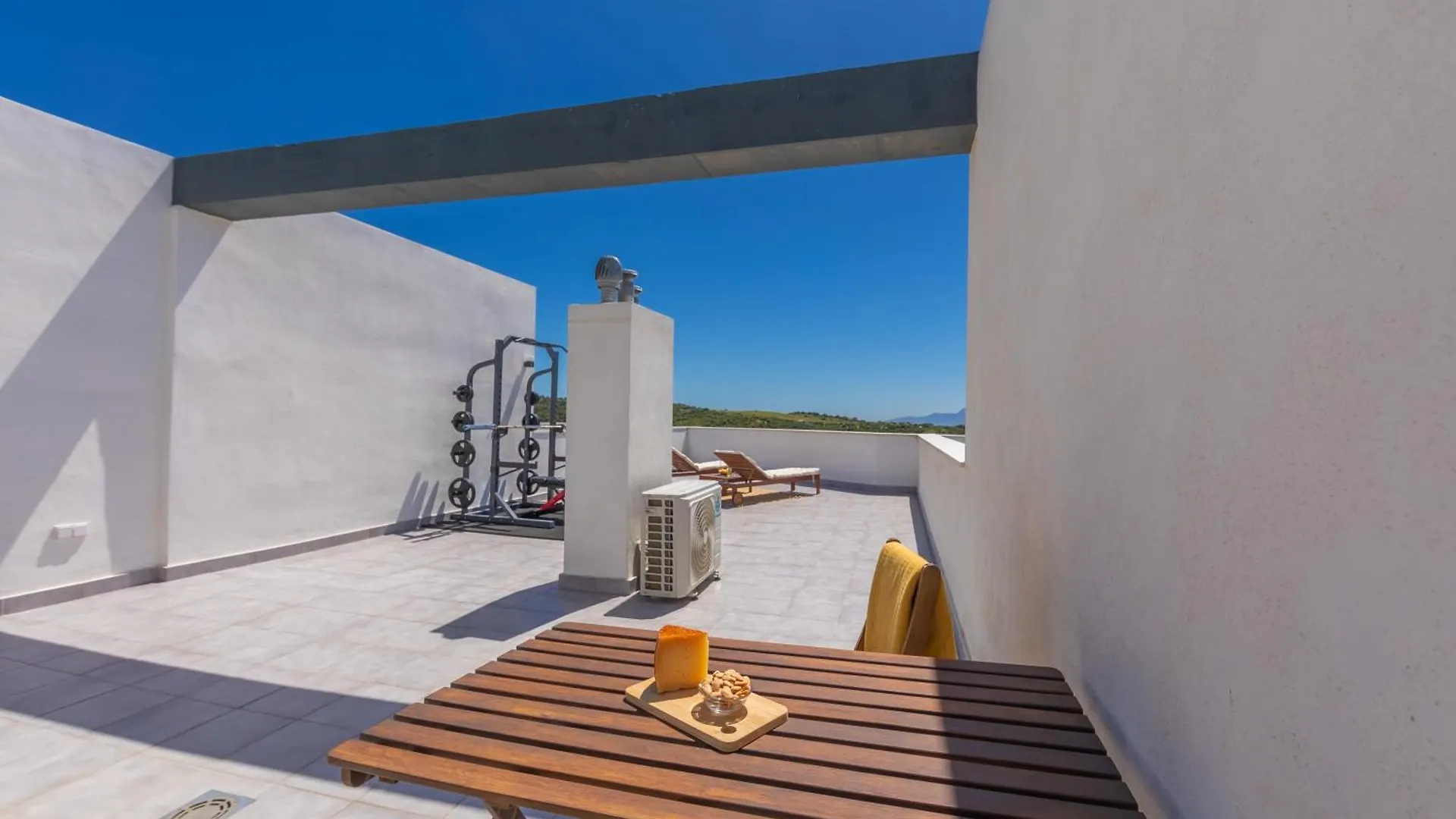 Views, Terrace & Pool - Fibre Wifi - Simplytarifaアパートメント